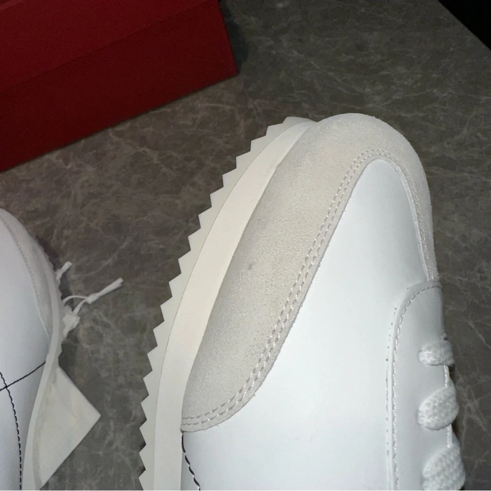 New Size 44.5 Valentino Garavani Retrorunner Sneakers White Black